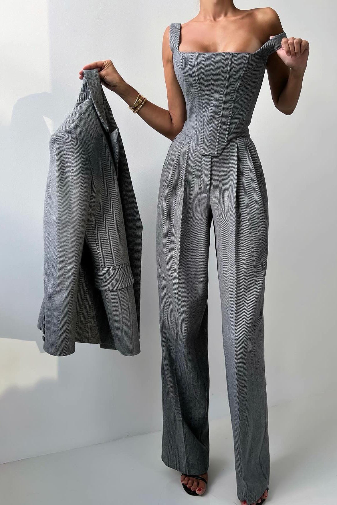 Joa Broderad Spets Trimmad Flare Maxiklänning