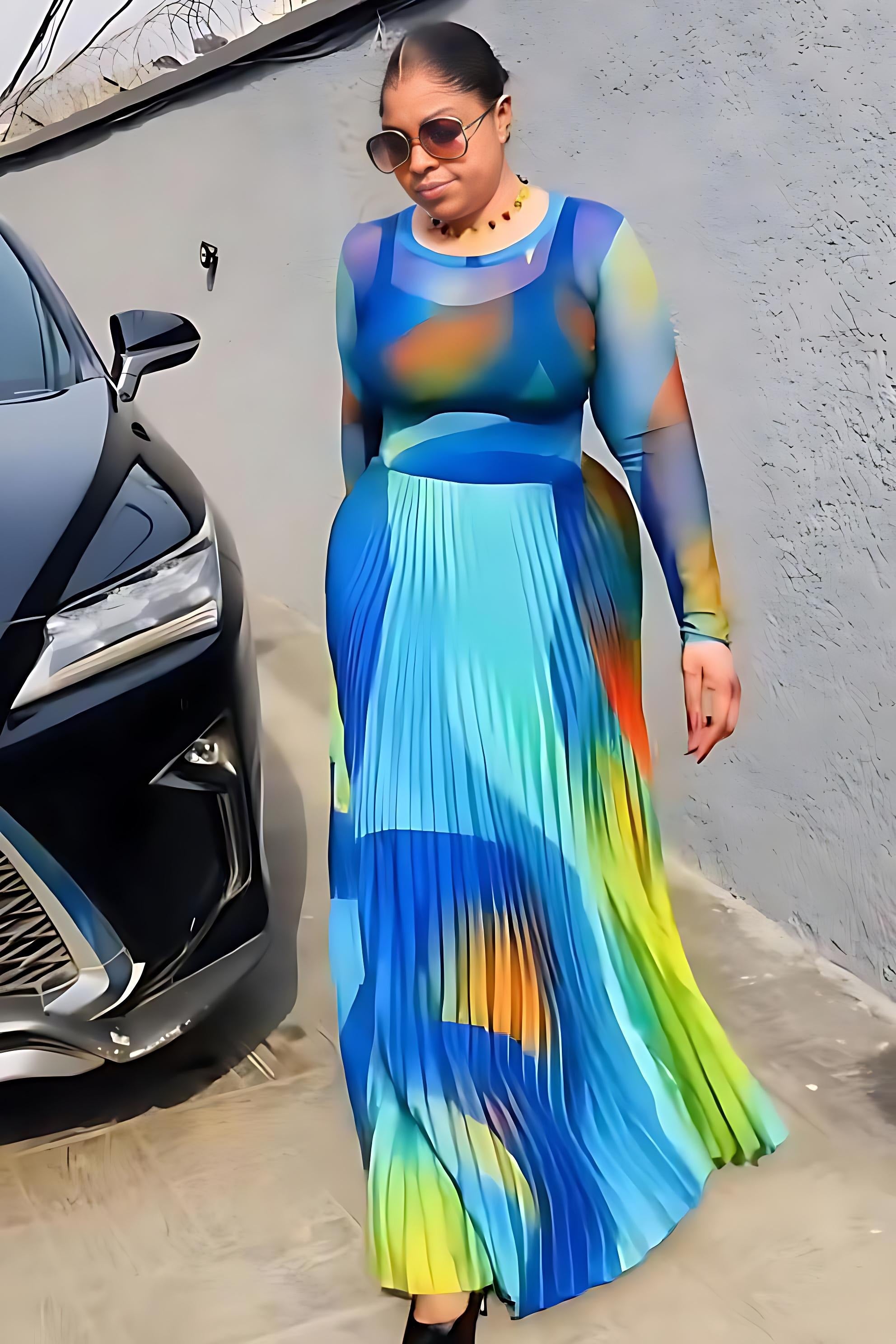 طقم تنورة ماكسي شفافة مطوية بتدرج لوني مجرد