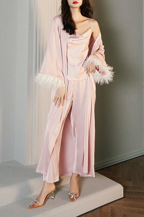 Robe kimono en satin à plumes