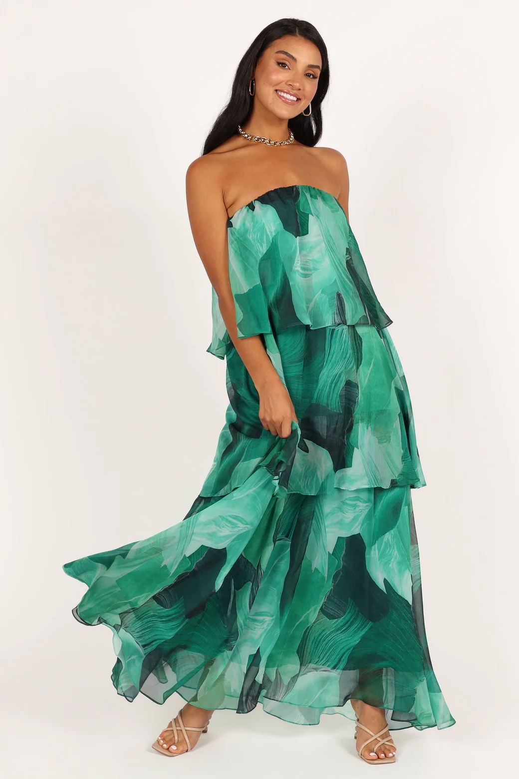 Robe longue sans bretelles Calista Green Bloom à plusieurs niveaux