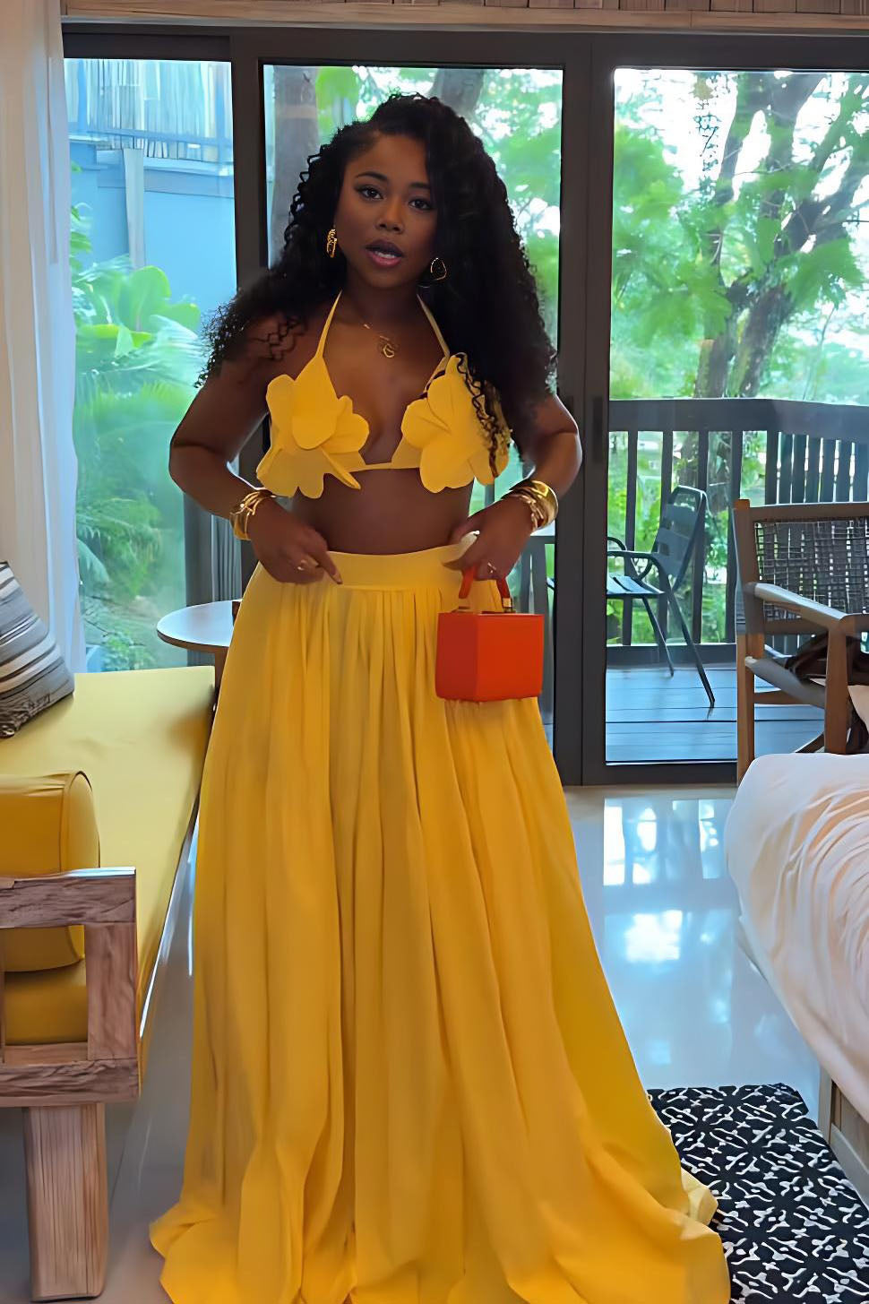 فستان ماكسي واسع بطبعة جريئة مجردة