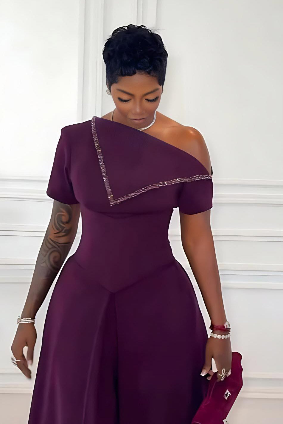 Vestido midi formal versátil con hombros descubiertos