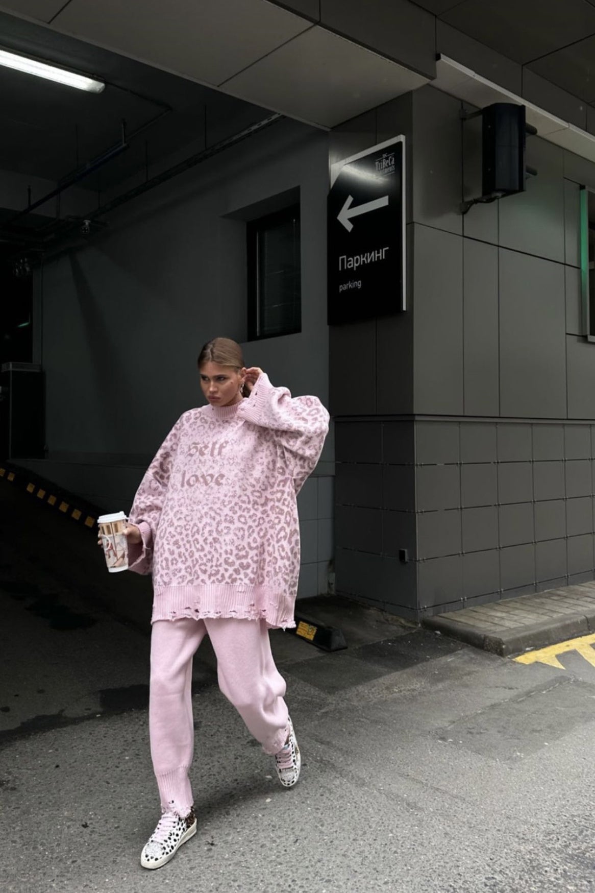 Abito lungo svasato con pizzo ricamato Joa