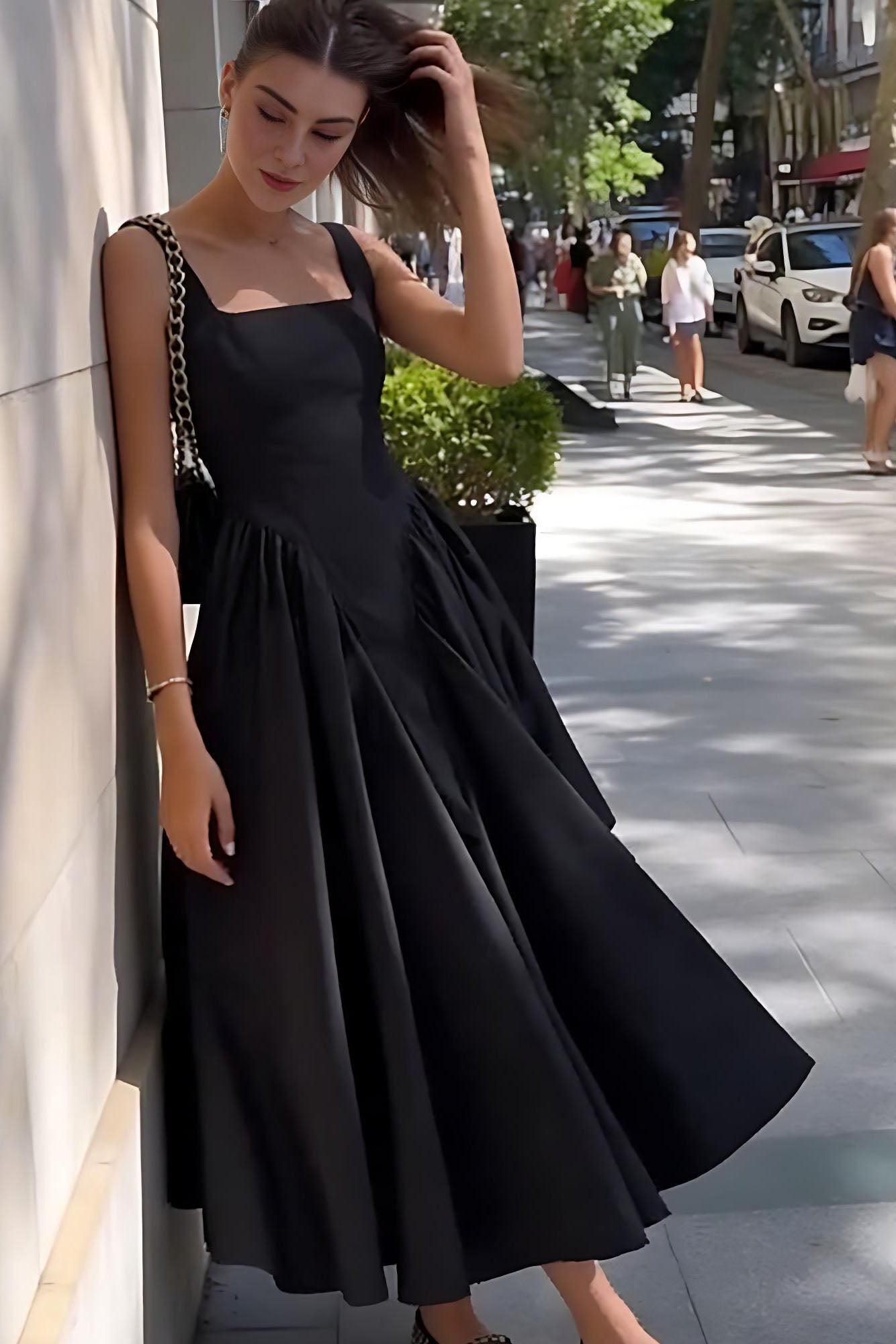 ファッション気質のリボンバックレスドレス