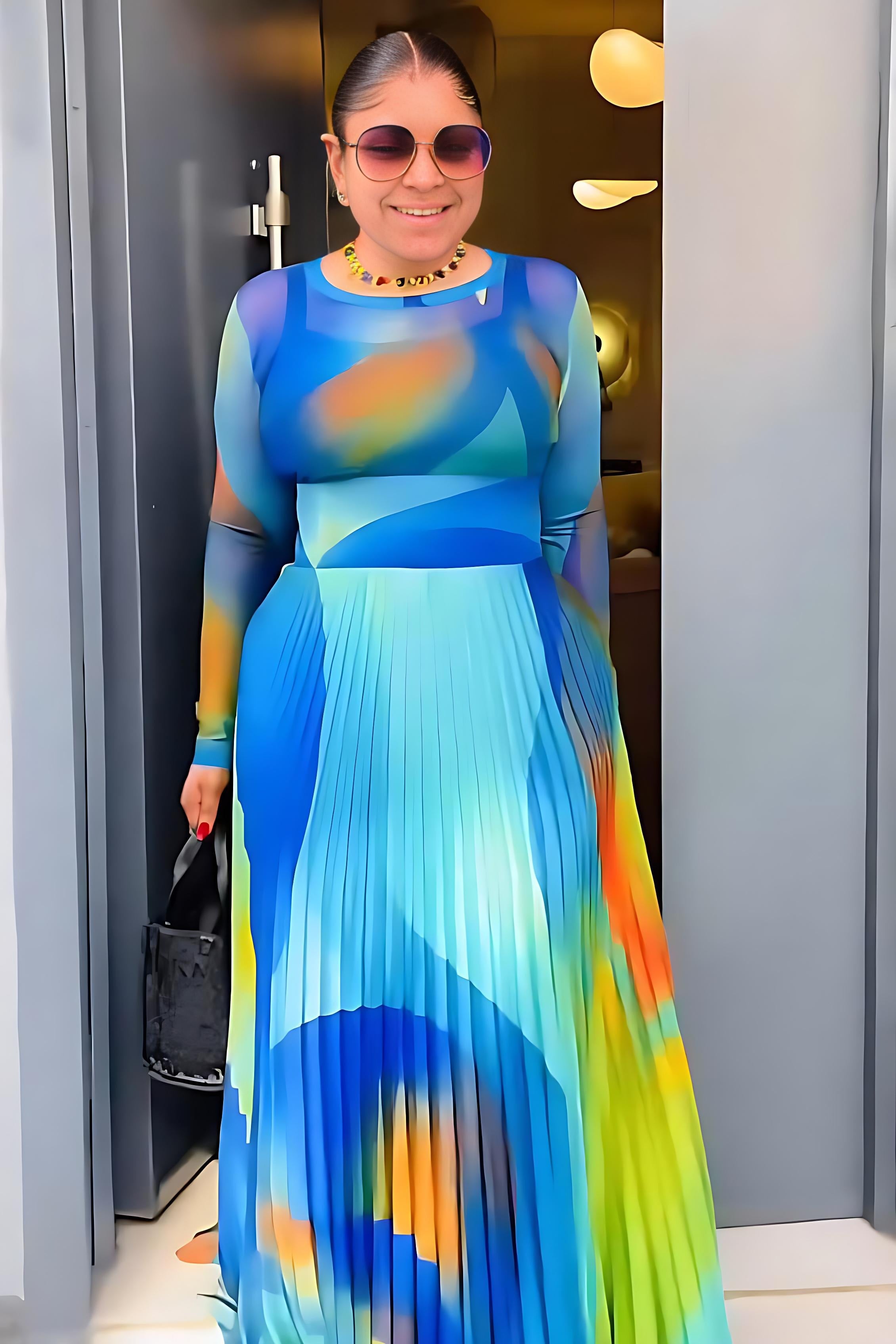 Conjunto de Saia Longa Plissada Transparente com Degradé Abstrato