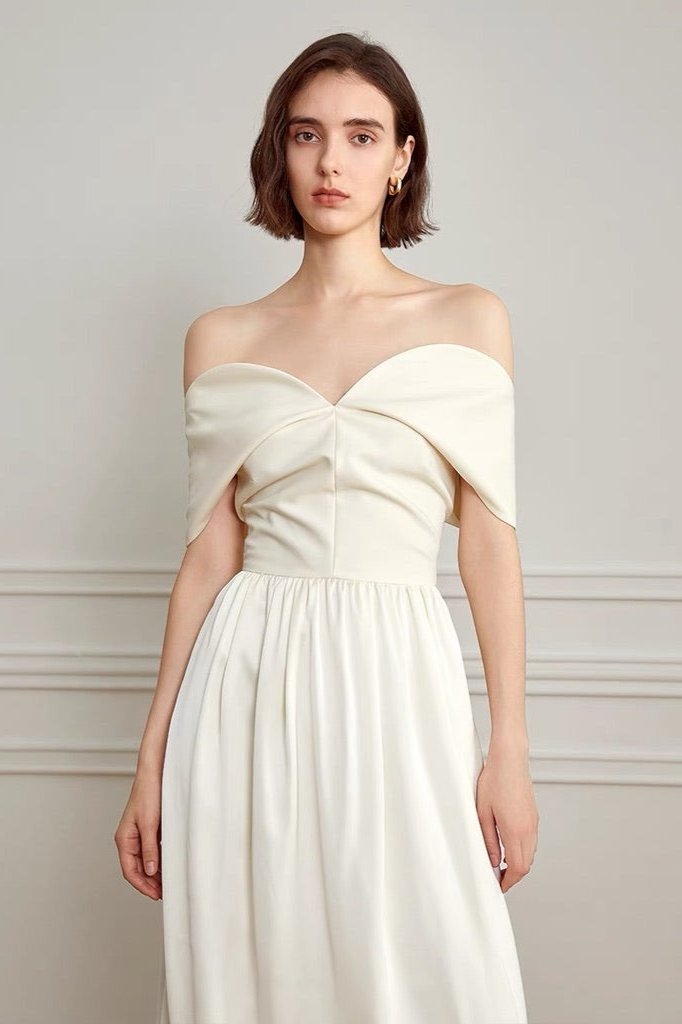 Off Shoulder Curve Maxi-jurk in crème