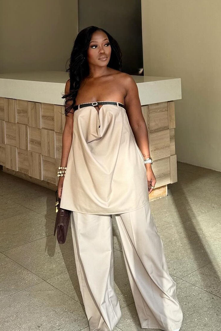 Conjunto sin tirantes color albaricoque con pantalones de pierna ancha
