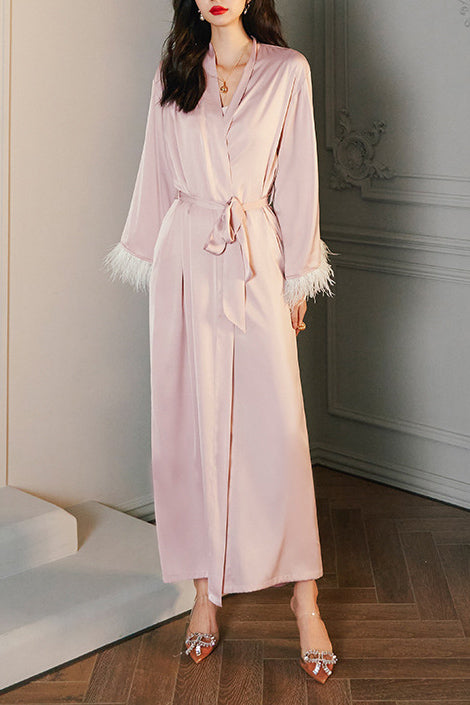 Robe kimono en satin à plumes