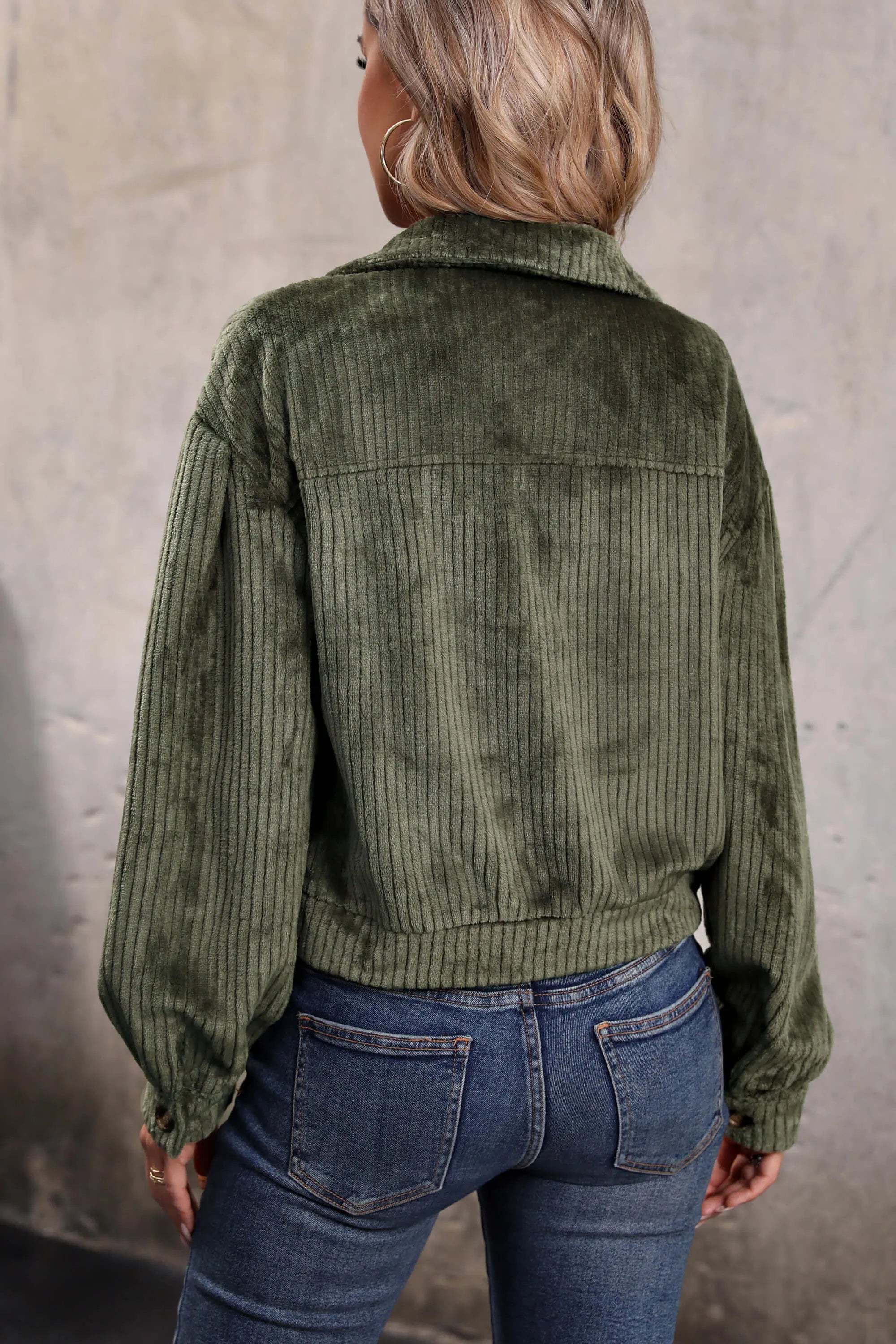 Sabrina Cropped Corduroy Shacket - Verde Oliva