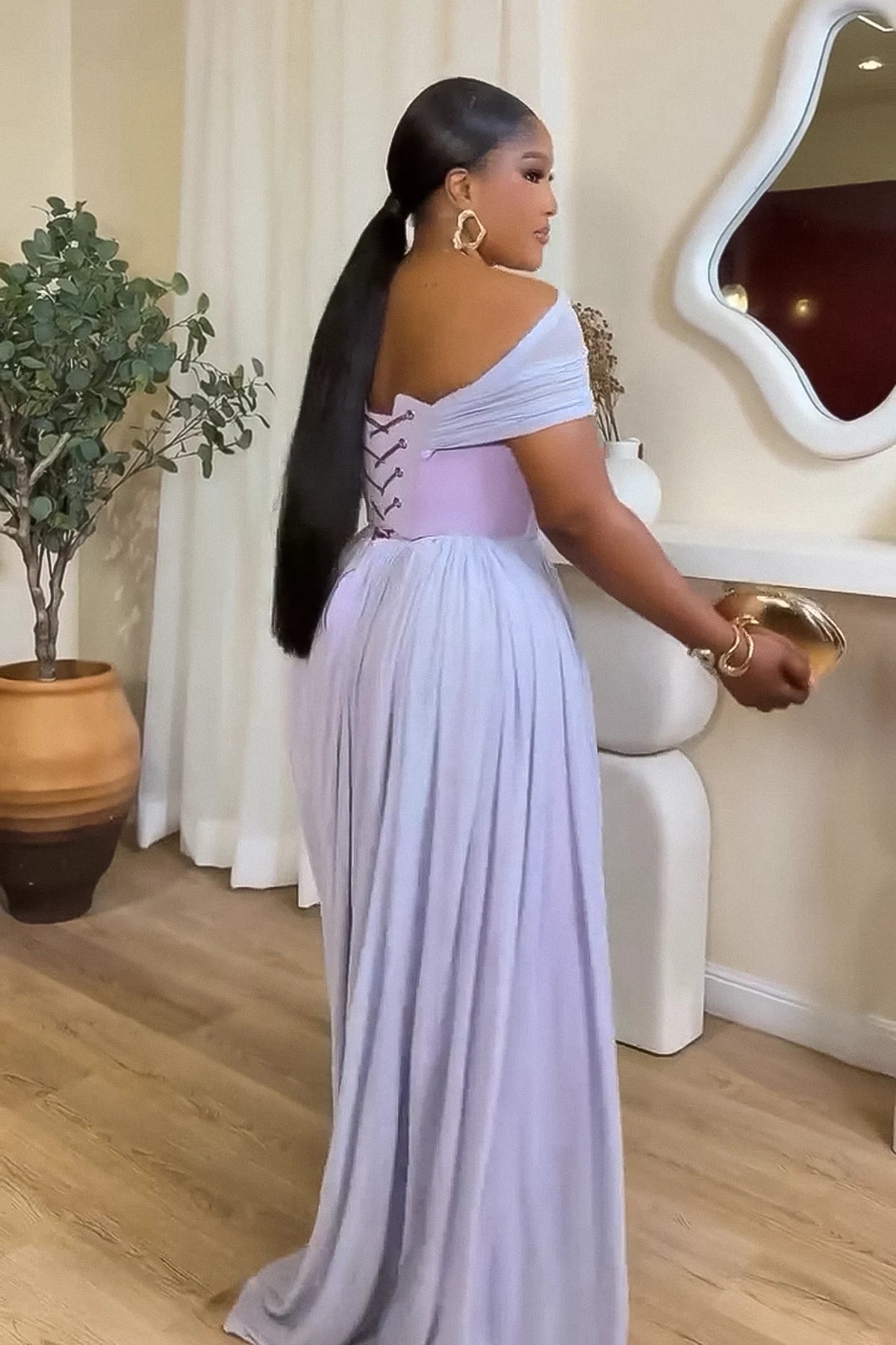 Abito Lavanda con Spalle Scoperte, Arricciato e Pieghettato