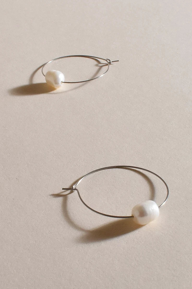 Simple Pearl Fine Wire Hoops - Κρεμ/Ασημί