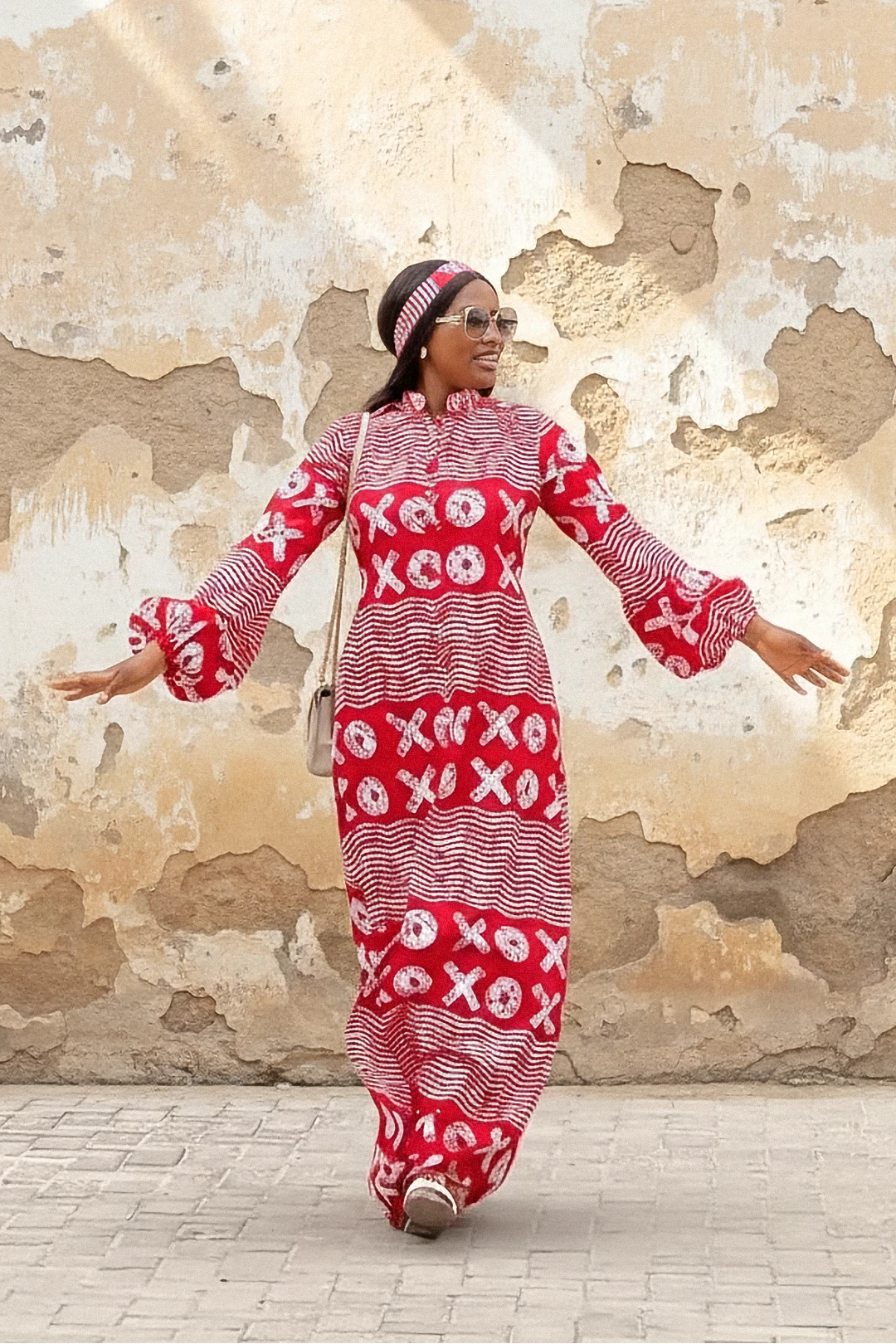 虹の芸術 太陽と月の網目模様のマキシドレス