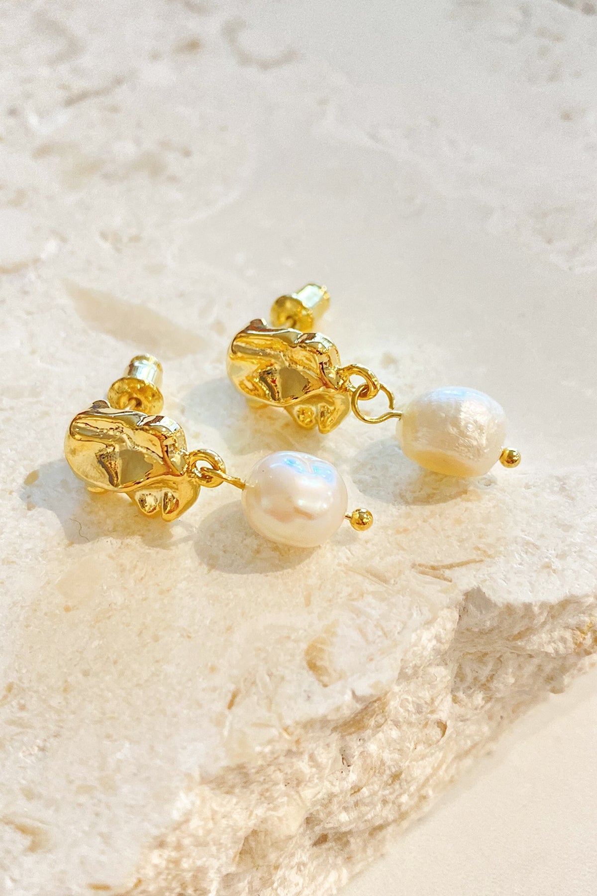 Mina Pearl Earrings