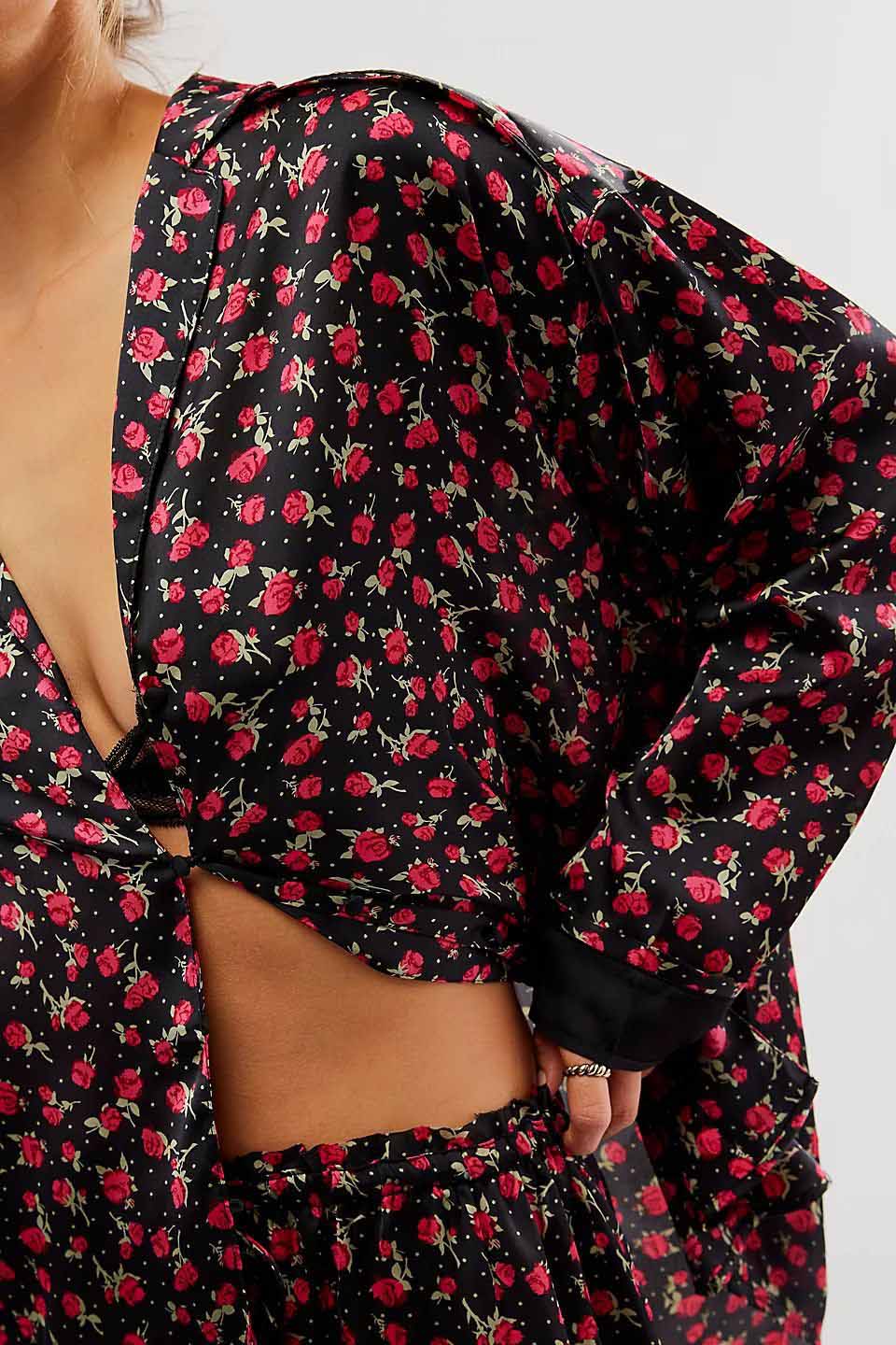 Conjunto de Pijama com Gravata Borboleta de Impressão de Chá