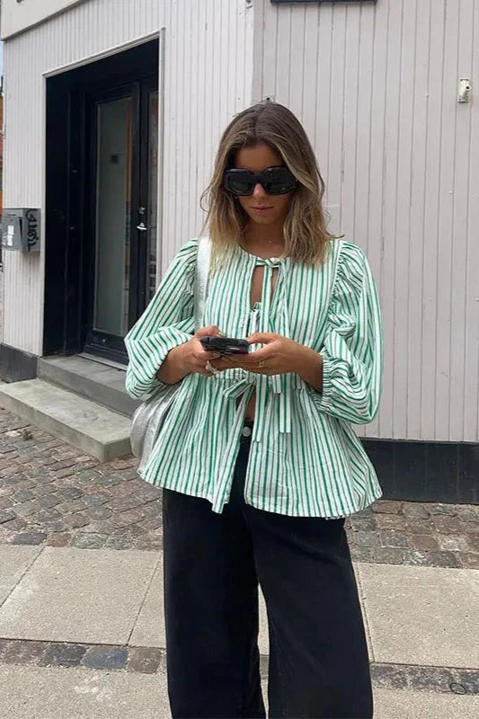 Top corto blusa con pajaritas peplum y mangas abullonadas a rayas verde