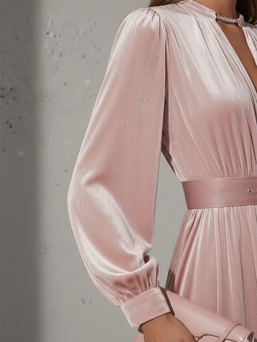 Vestido largo de terciopelo rosa claro elegante con escote en V