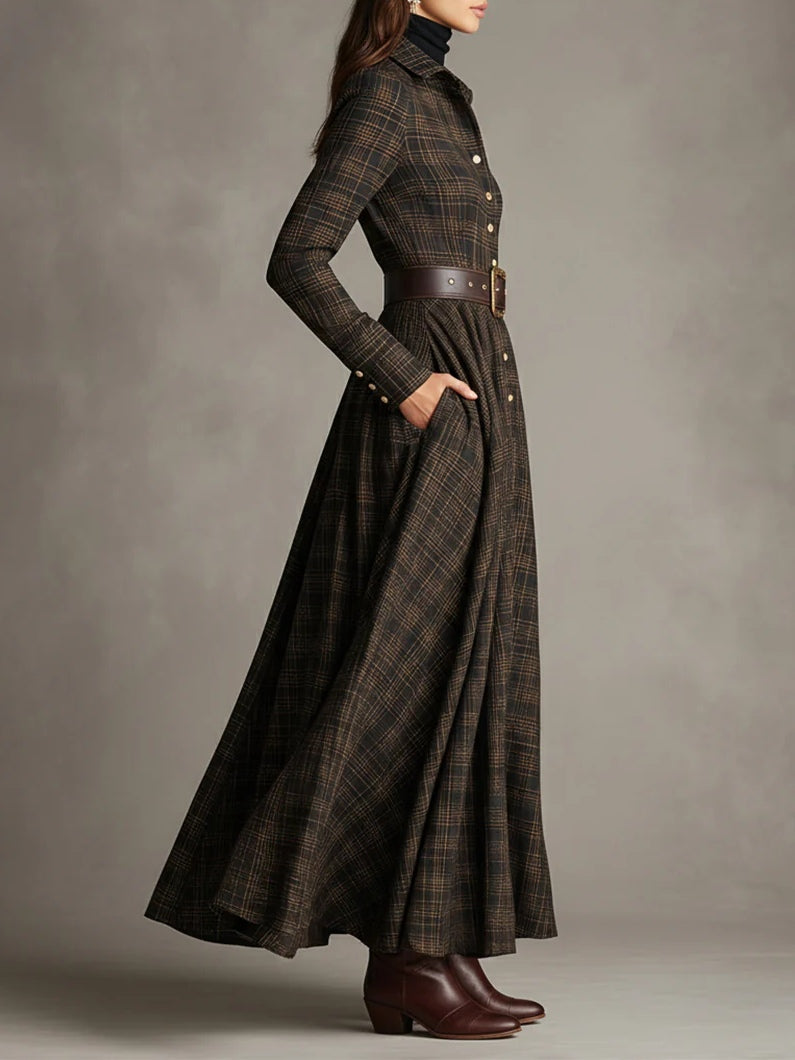 Vestito lungo camicia monopetto con rever a quadri marrone e nero