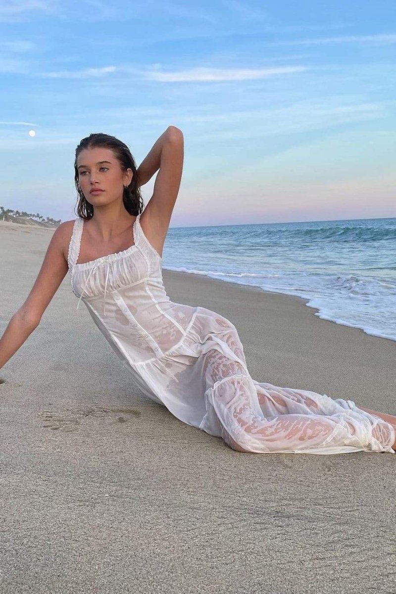 Robe longue semi-transparente à volants Anastasia