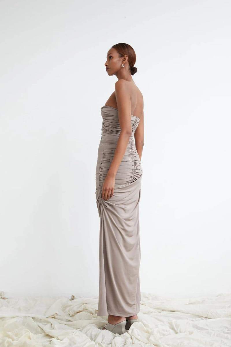 Arlene Ruched V-Neck Maxi Kleed