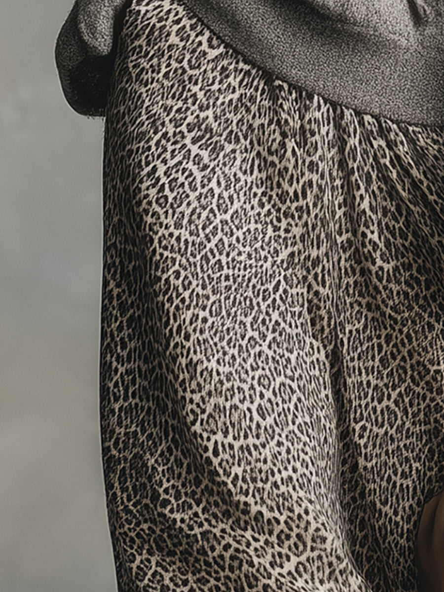 Gonna a trapezio elegante e versatile con stampa leopardata grigia