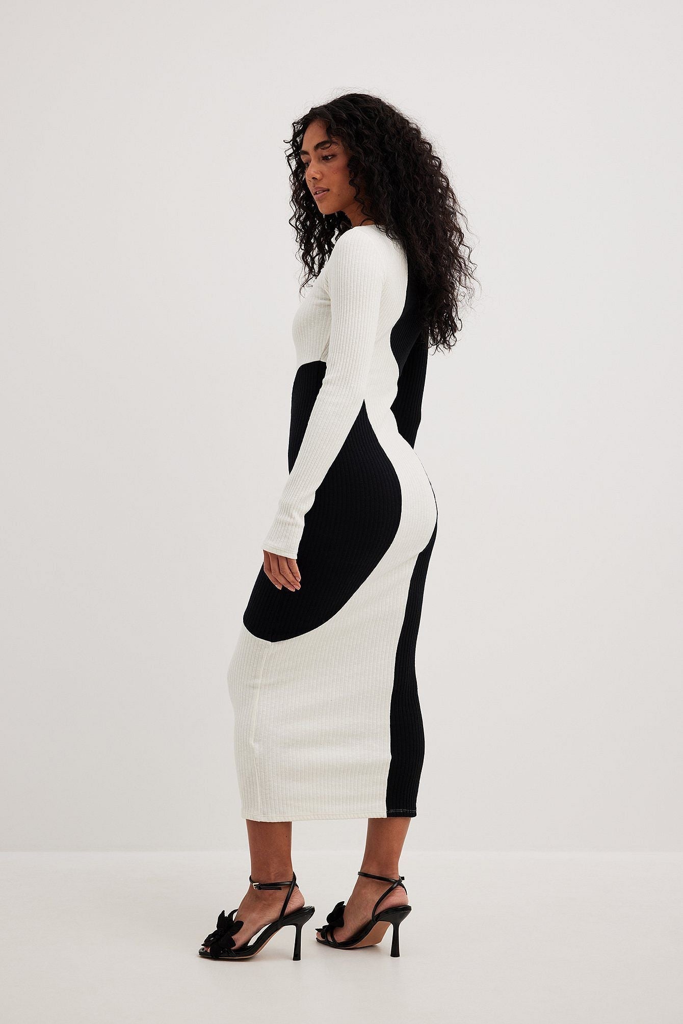 Belen Kontrast Knit Midi Kleed