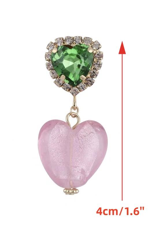 Pendientes colgantes con corazón de diamantes en contraste