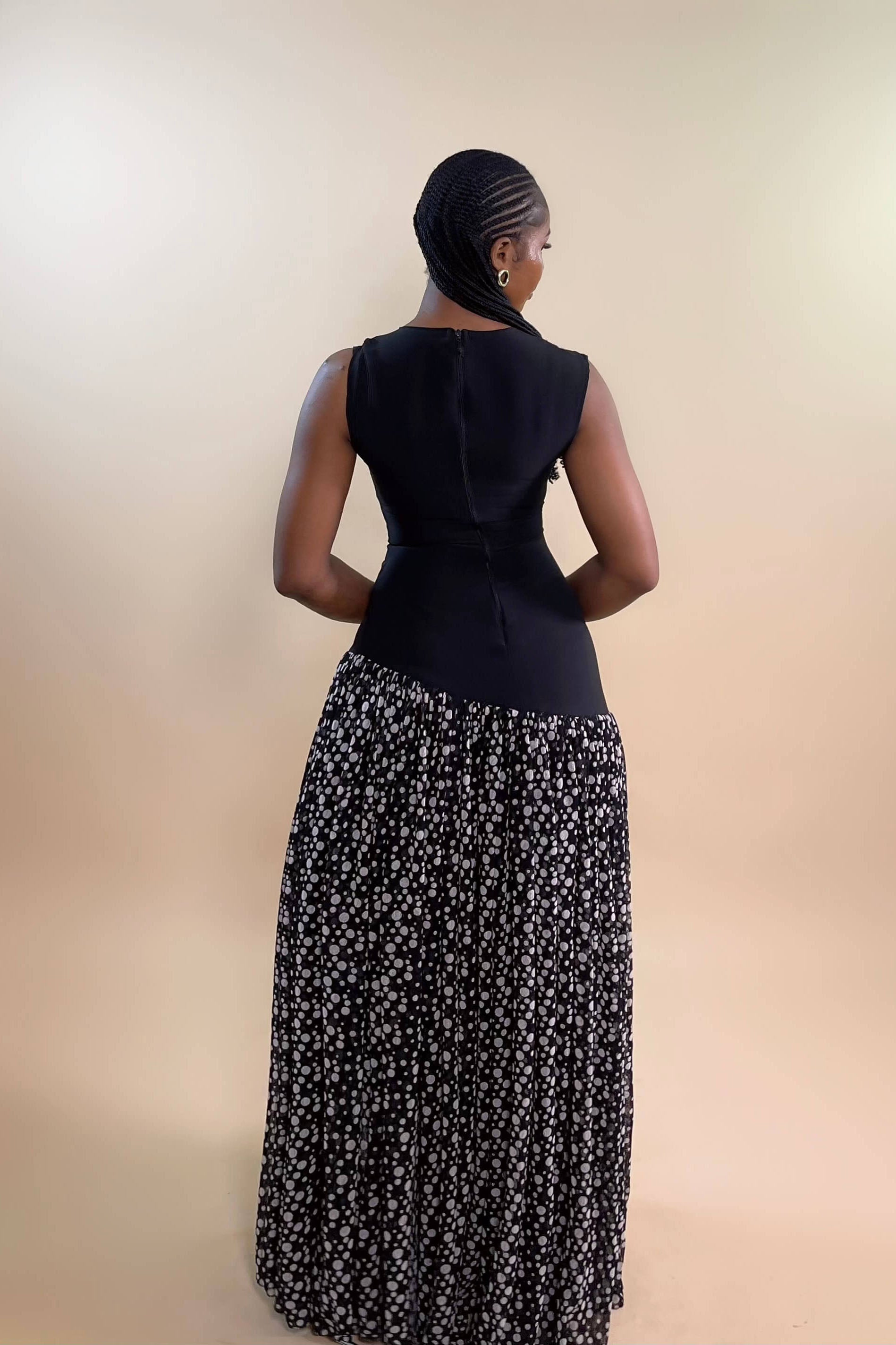 Rochie lungă din plasă cu buline de miez de noapte