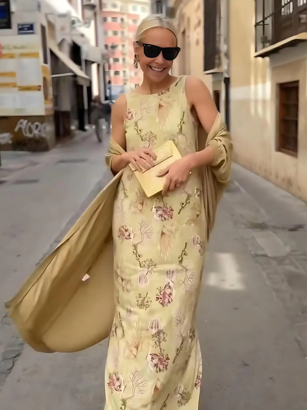 Červenobílé geometrické vrstvené midi šaty
