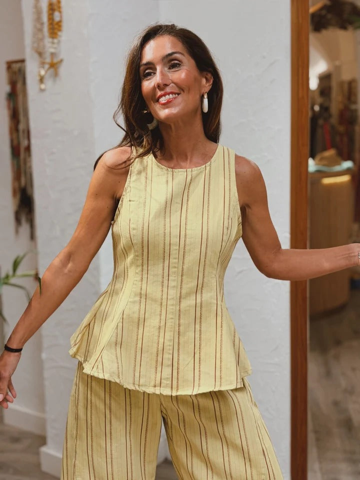 Beige maxi-nederdel med gennemsigtige prikker