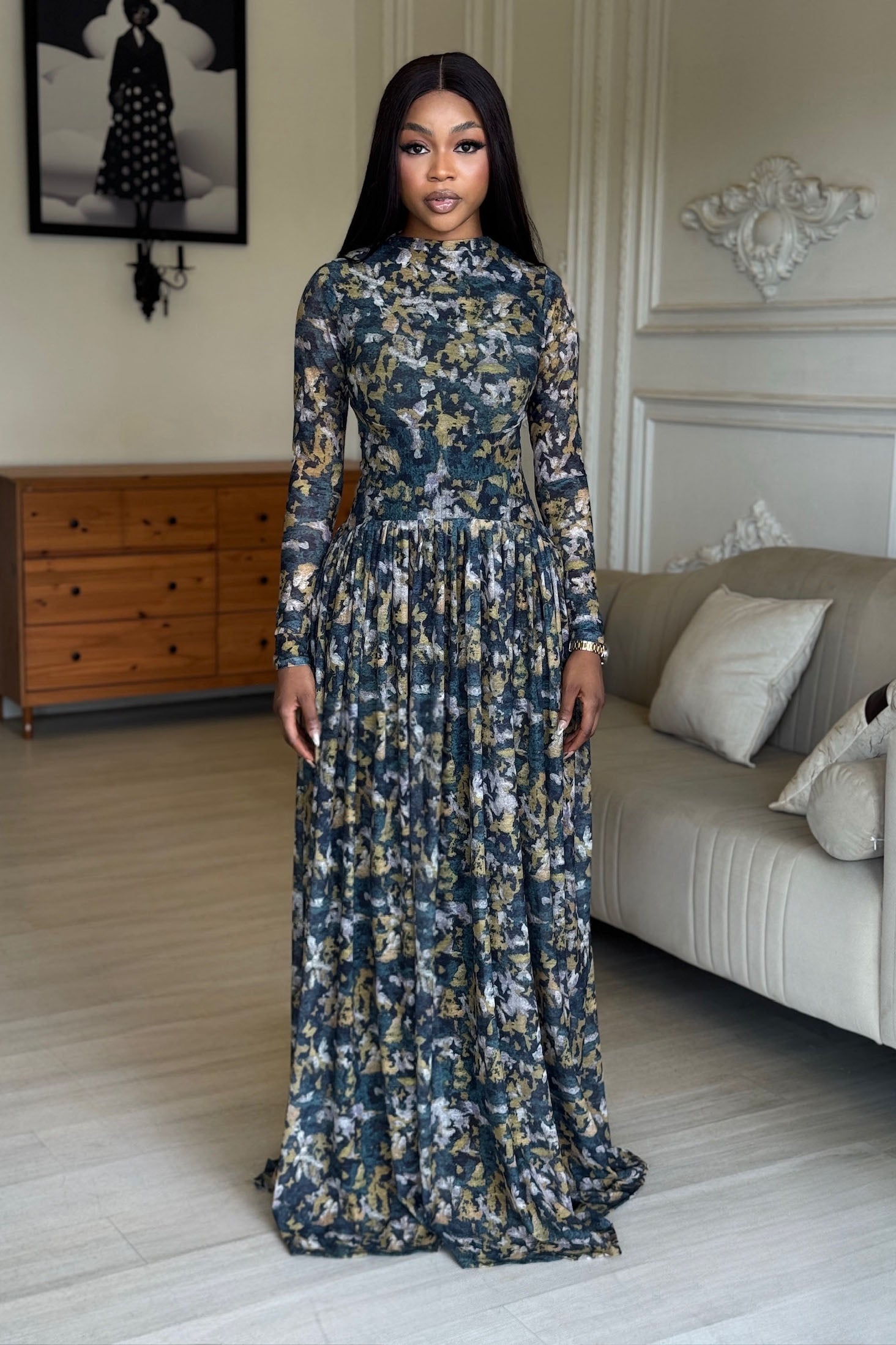 فستان ماكسي واسع بطبعة جريئة مجردة