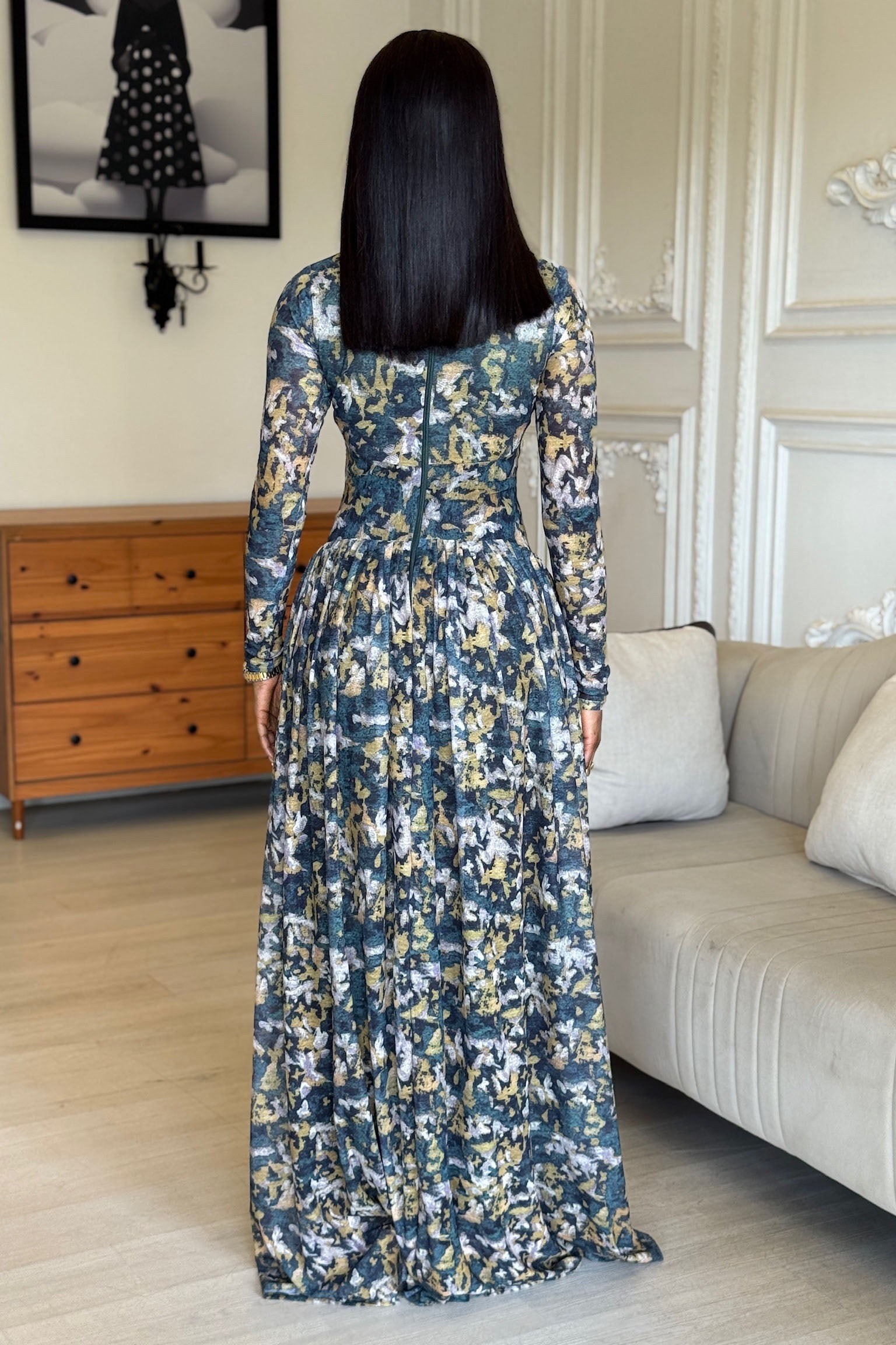 فستان ماكسي واسع بطبعة جريئة مجردة