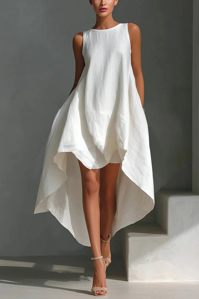 Vestido corto de encaje con mangas acampanadas de ante sintético