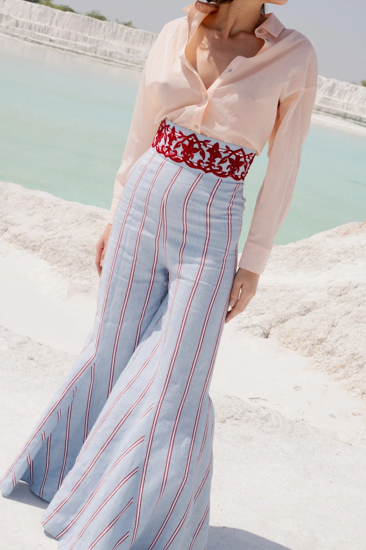 Vestido midi slip con estampado totémico