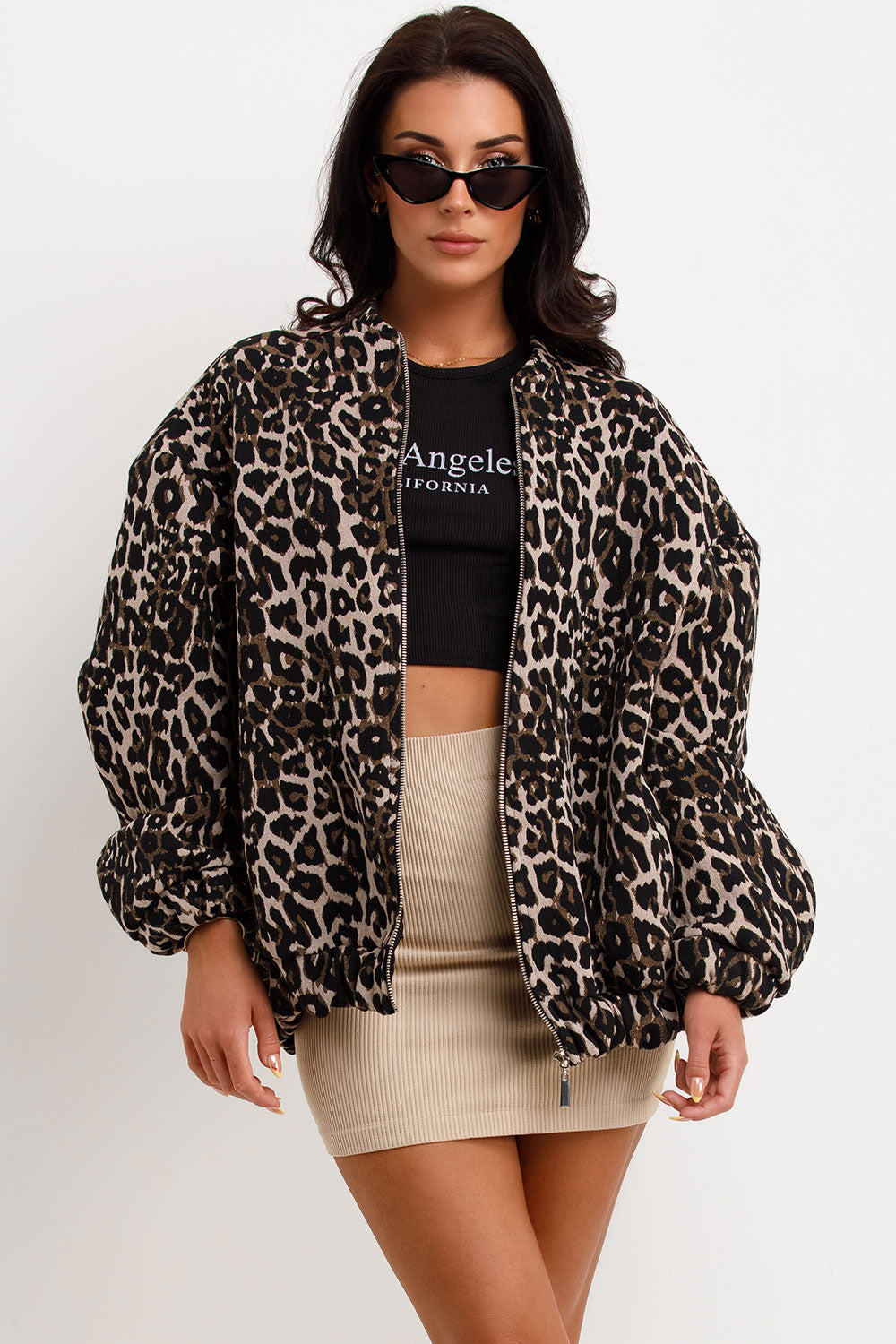 Abrigo con estampado retro de leopardo